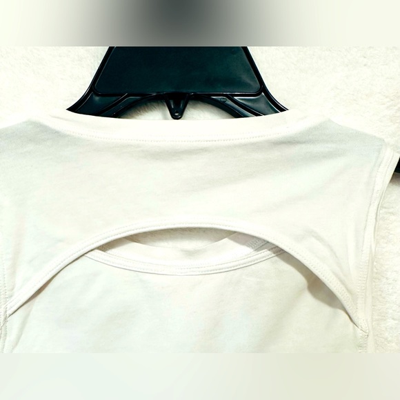 Lululemon White Cut Back Crop Tank *SeaWheeze Womens Size 4 - Picture 7 of 8